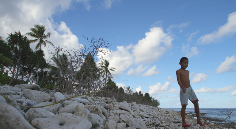 南太平洋的小岛国图瓦卢很容易受到气候变化带来的海平面上升的影响。
