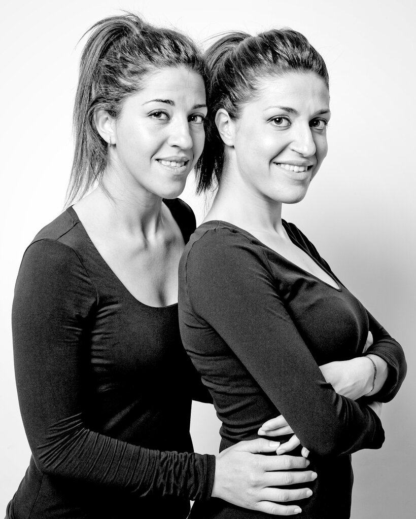 斯特拉·卡皮耶罗和努齐亚·吉拉尔迪，2015年摄于意大利巴里市。