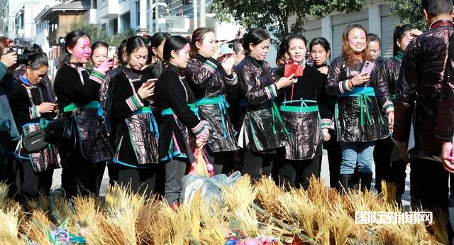 贵州从江：侗寨举行“吃相思”活动，吸引众多游客的目光