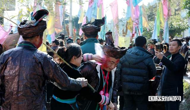 贵州从江：侗寨举行“吃相思”活动，吸引众多游客的目光